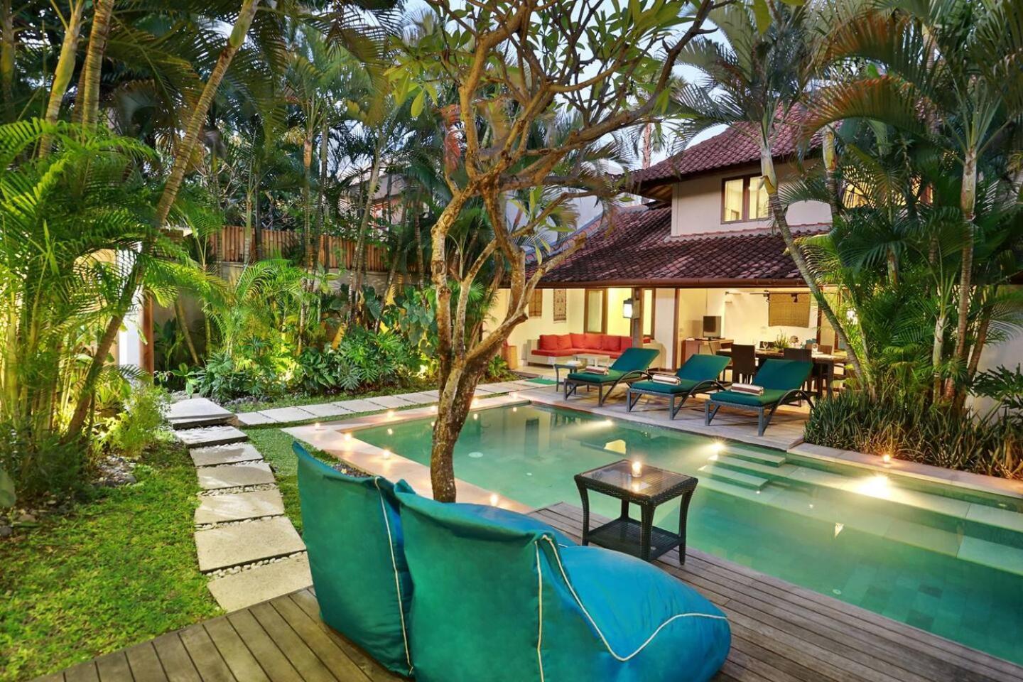 Super Value 4 Bedroom, Walk To Bintang Supermarket スミニャック エクステリア 写真