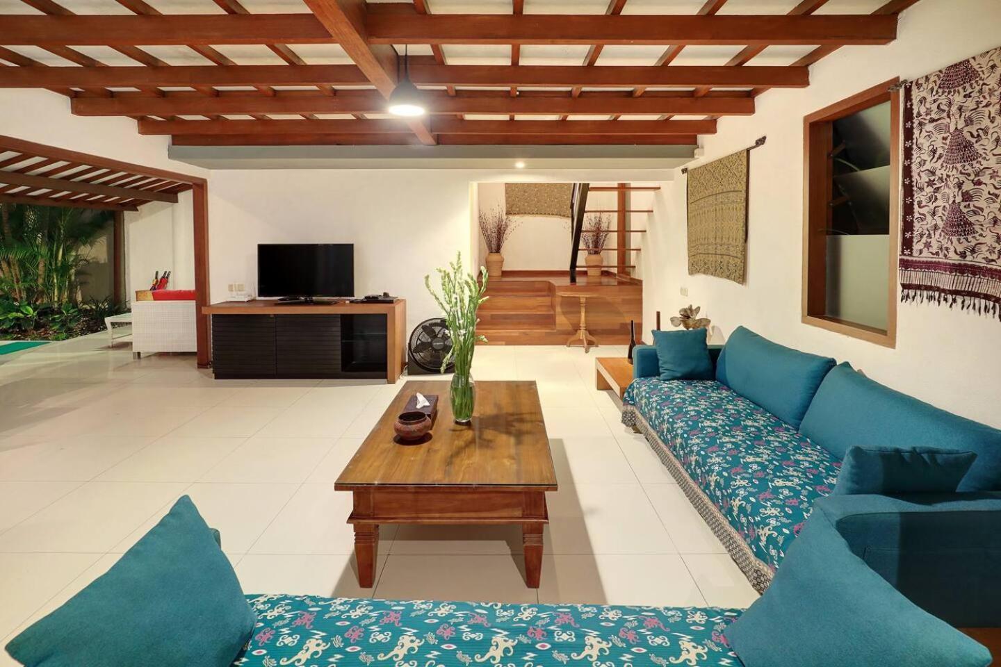 Super Value 4 Bedroom, Walk To Bintang Supermarket スミニャック エクステリア 写真